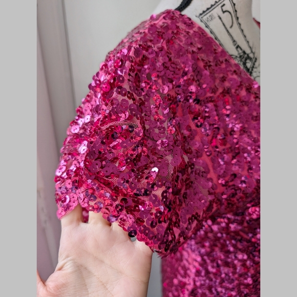 Hot pink sequin cocktail party dress - Picture 3 of 6
